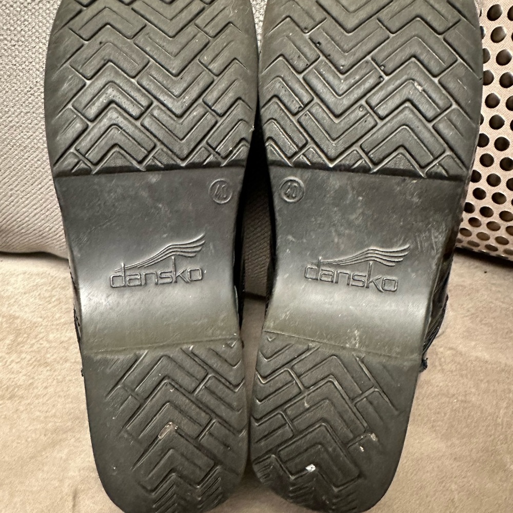 Gently used Dansko clog nurse shoes size 10 (40). Blue leopard glossy patent - Picture 5 of 5